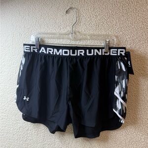Under Armour Black Athletic Shorts with Elastic Waistband and Two Layer Design